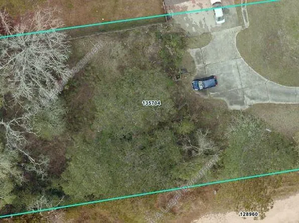 Formosa Dr, Covington, LA 70433