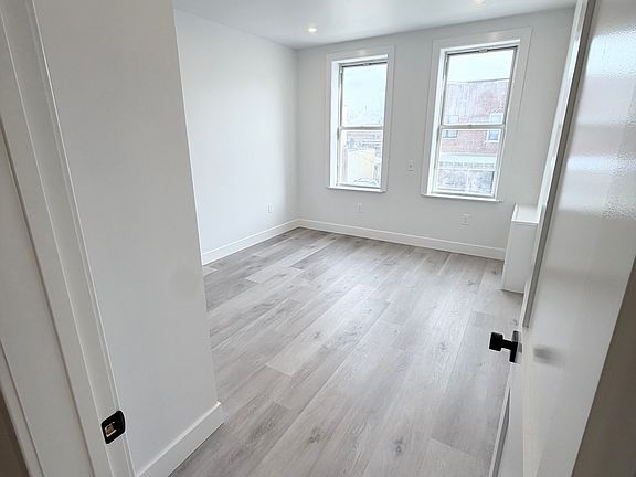 3rd image of 18 Bay 22nd St APT 2F