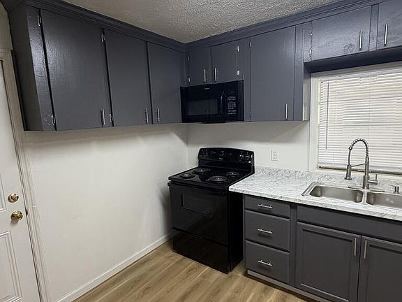 5th image of 1101 E Furlow St