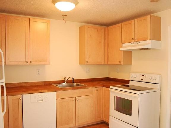 3rd image of 521 Washington St #1R