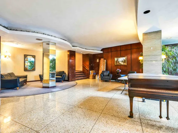 61-20 Grand Central Parkway image 3 of 24