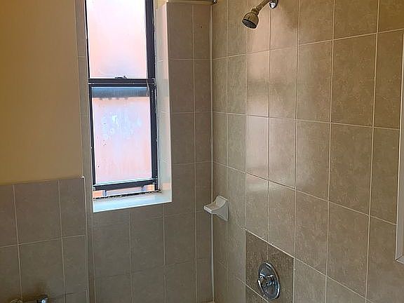 3rd image of 2814 Newkirk Ave