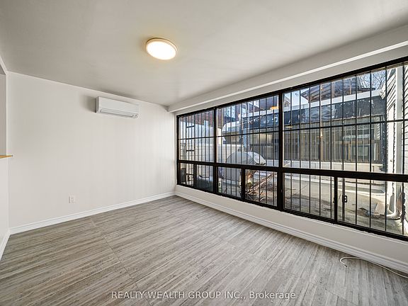 5th image of 566 Queen St W #3