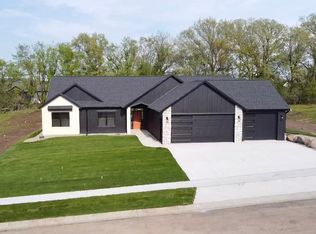 3192 Yellow Rose Ln SW, Rochester, MN 55902