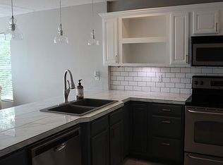 37 Wood River Rd, Lake Ozark, MO 65049