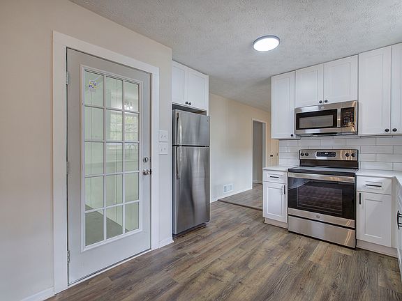 4th image of 4592 Karron Ln