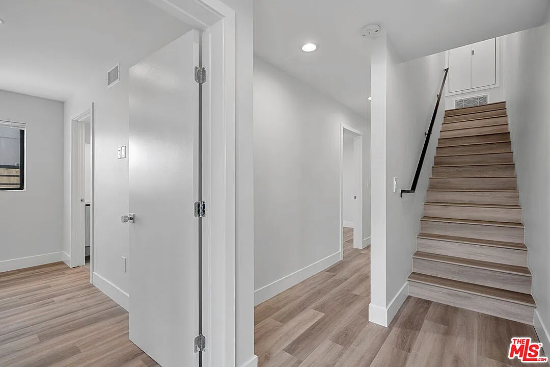 6 bed, 6.5 bath, 1955 sqft, $4,795 — Photo 4