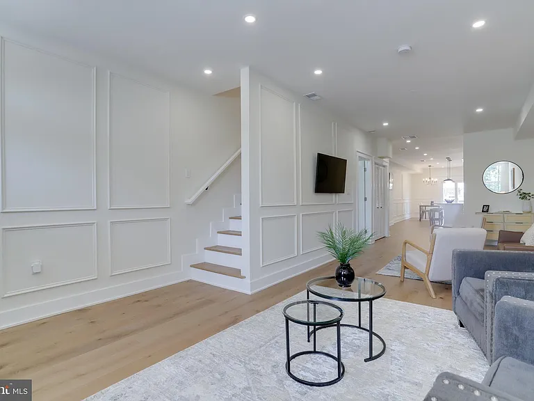 1404 Massachusetts Ave SE — Photo 3