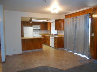 169 SE 8th St, Madras, OR 97741