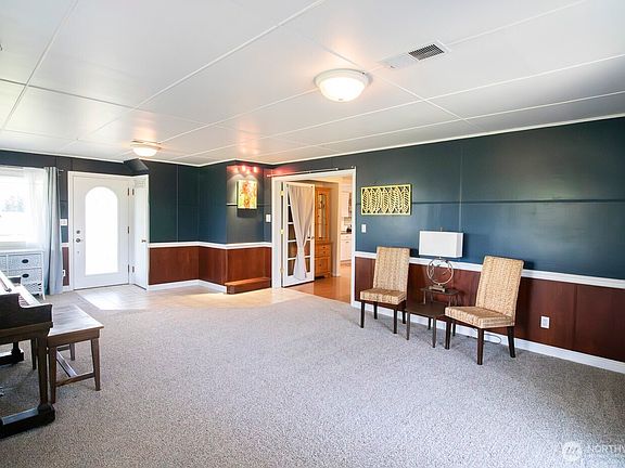 2nd image of 3001 Pullman Albion Road