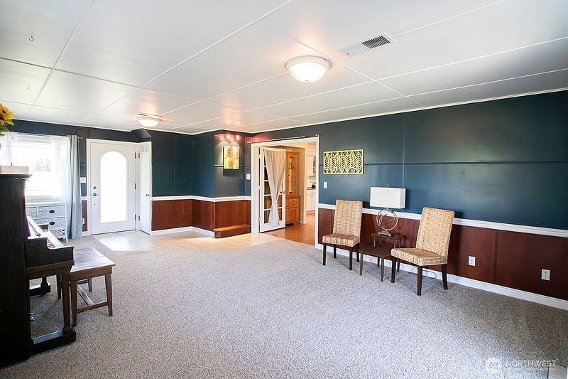 3rd image of 3001 Pullman Albion Road
