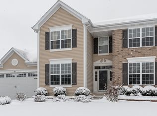 91 Westbourne Ave, Sugar Grove, IL 60554