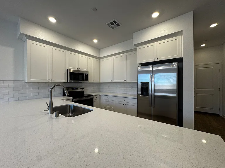 33221 Opal Glass Dr — Photo 5
