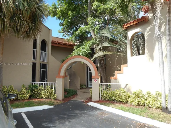 301 SW 86th Ave APT 102, Hollywood, FL 33025