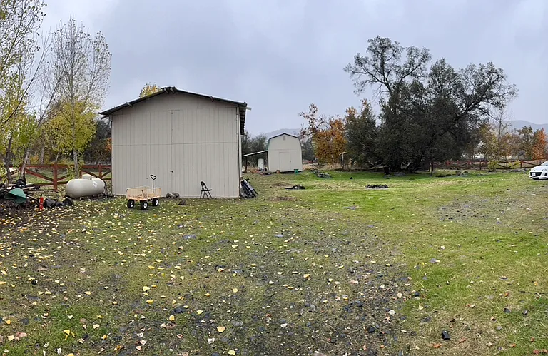 6039 Dogwood Dr — Photo 3