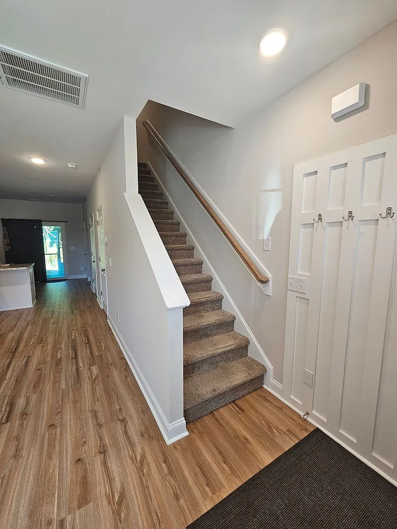 Newer Construction Townhome Close To Base — Photo 2
