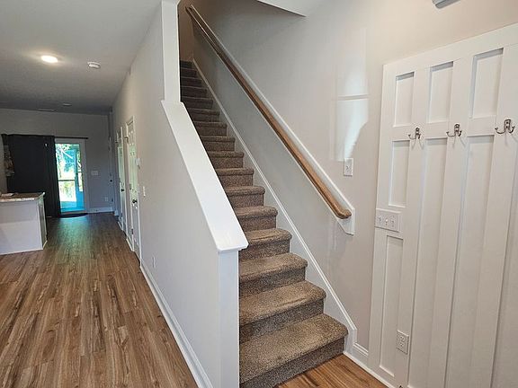 2nd image of 130 Loren Rd