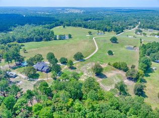 2 Highland Dr, Huntsville, TX 77320