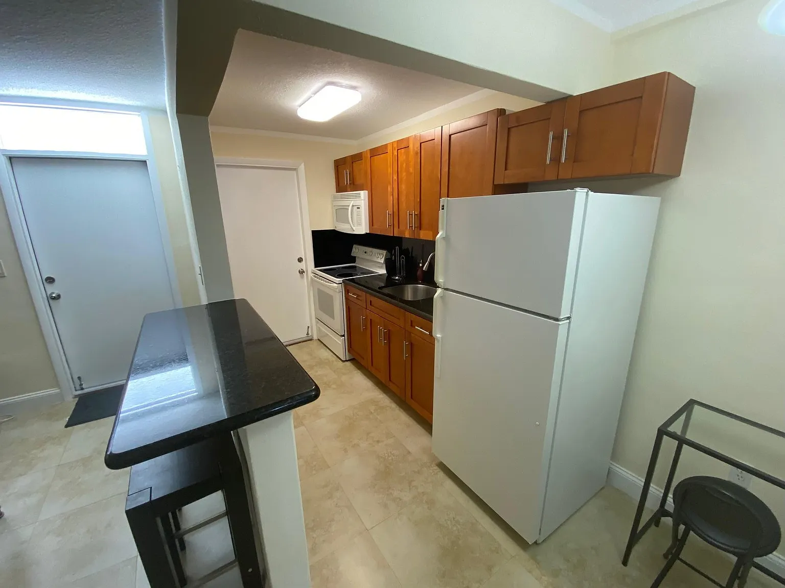 1 bed, 1.0 bath, 490 sqft, $2,050 — Photo 4