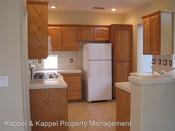 4th image of 107 Dewberry Dr
