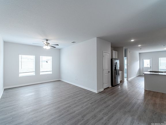 3rd image of 6632 Cibolo Springs