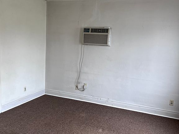4th image of 8 Laverack Ave #4