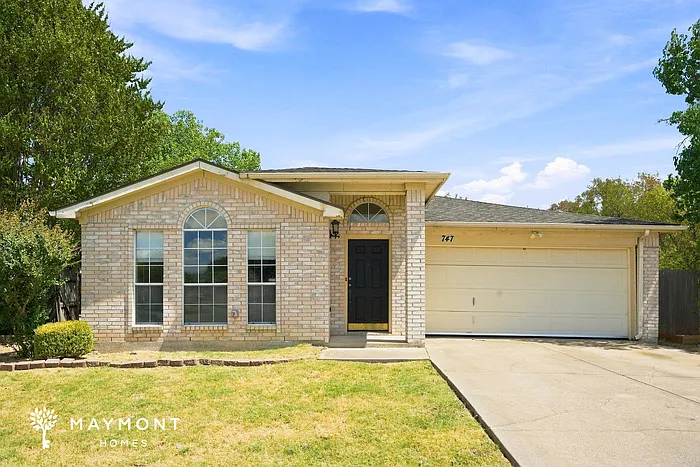 3 bed, 2.0 bath, 1575 sqft, $2,245 — Photo 1