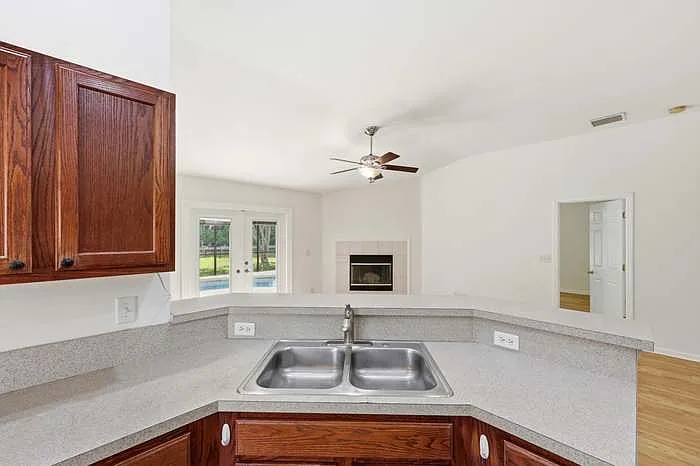 385 Whisper Ridge Dr — Photo 4