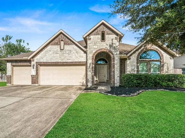 11719 Eagle Ridge Dr, Mont Belvieu, TX 77535