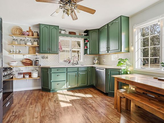 5th image of 4582 Hall Rd
