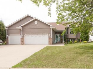 2543 32nd St S, Fargo, ND 58103