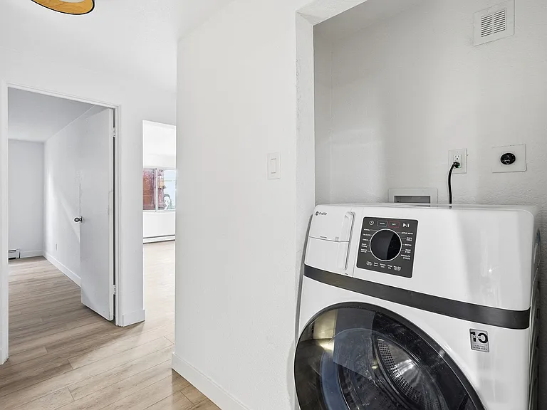 2526 N Clay St #3 — Photo 6