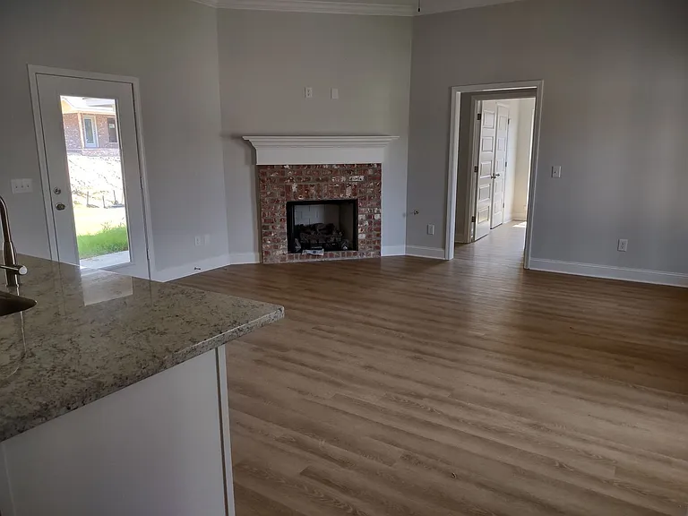 576 Silver Hill Dr — Photo 9