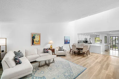 61 Eastgate Dr #D Photo 1