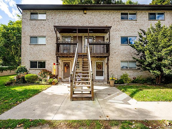3rd image of 26 Cooper Road #915