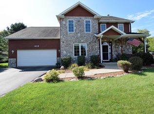 419 Lakewood Dr, Williams Bay, WI