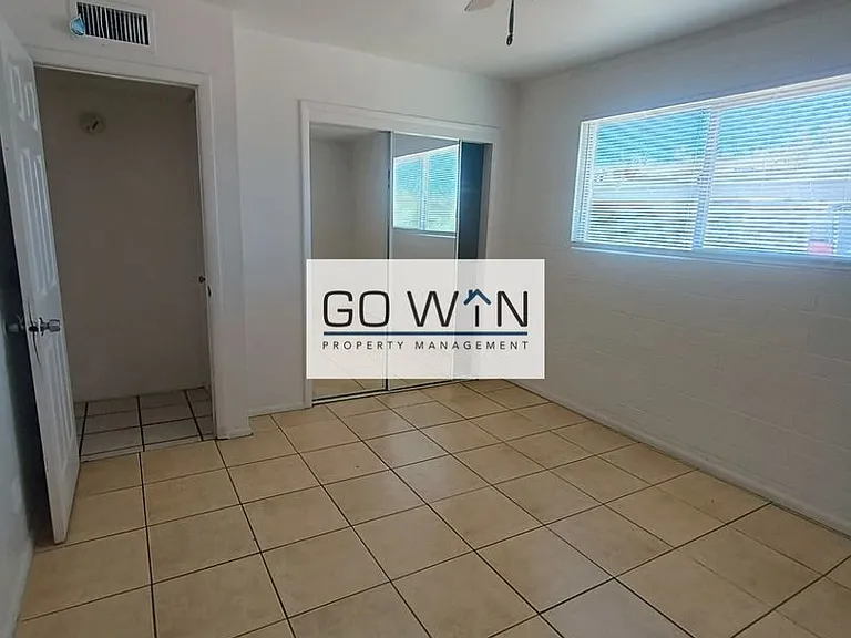 9831 N 11th Ave — Photo 5
