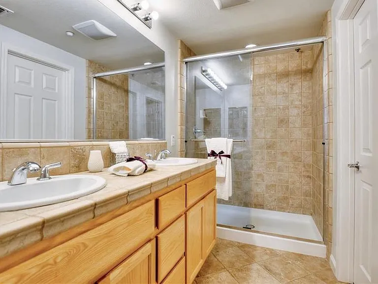 En Suite Bathroom