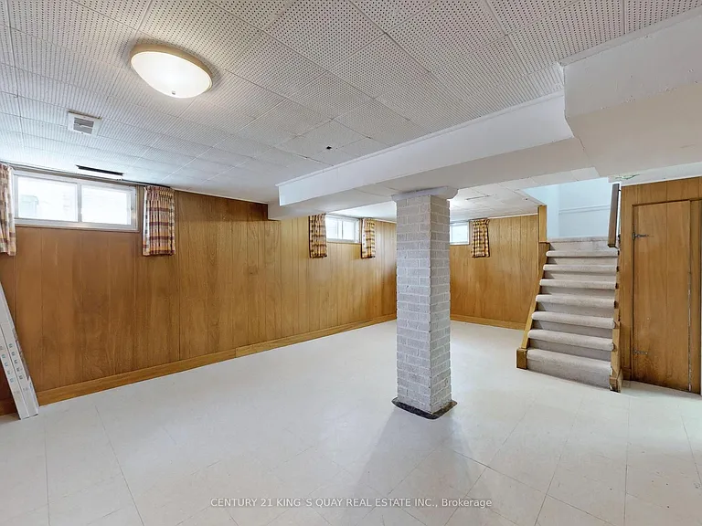 60 Northwood Dr — Photo 24