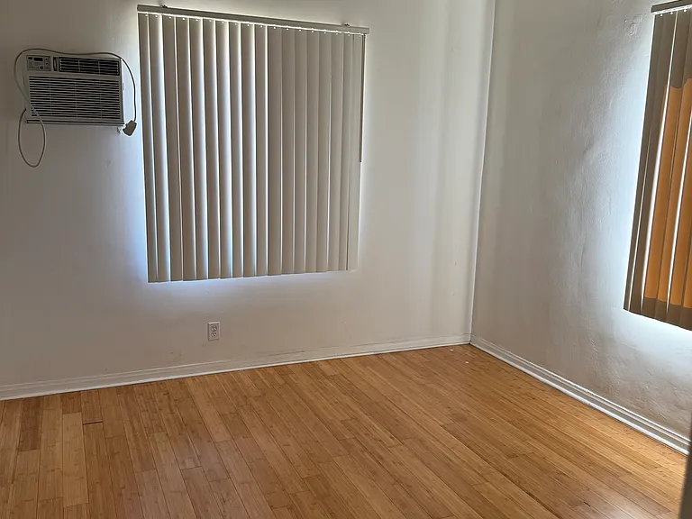15484 Moorpark St #1 — Photo 8