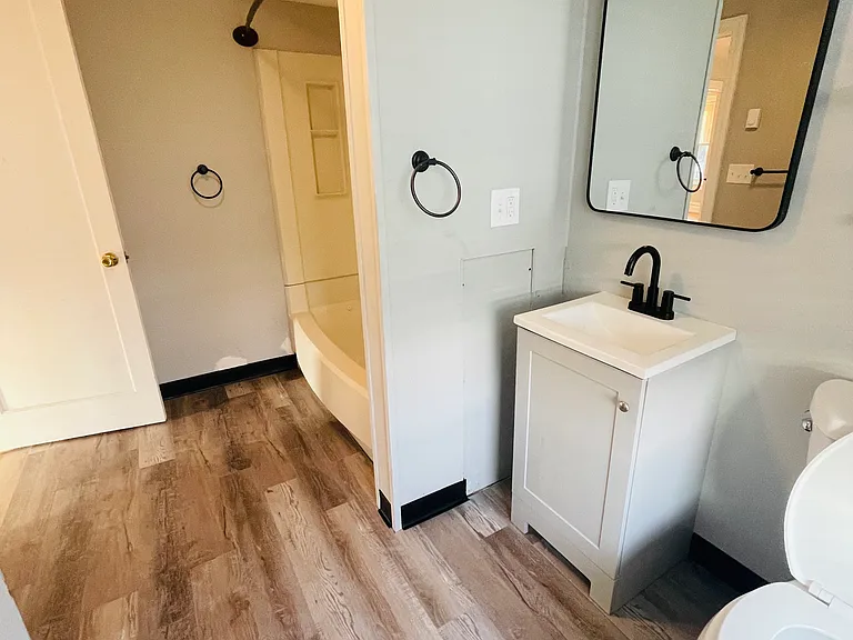 110 E Main St #2A — Photo 22