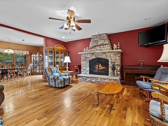 18th image of 1746 Molly Hollow Rd