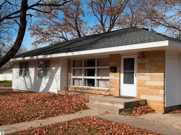 724 Elmer St, Cadillac, MI 49601