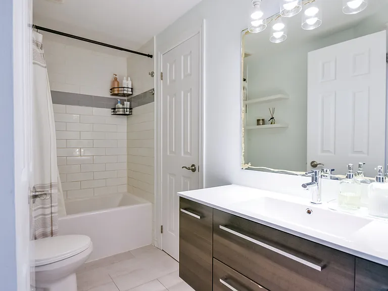416 Sunnidale Rd — Photo 13