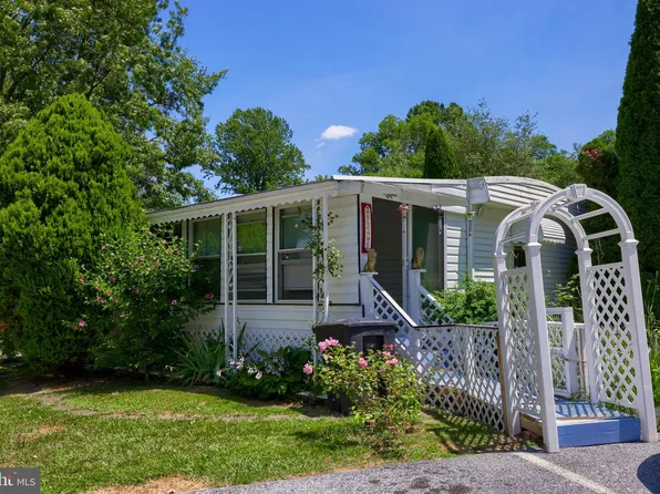 765 Dogwood Ln, Gap, PA 17527