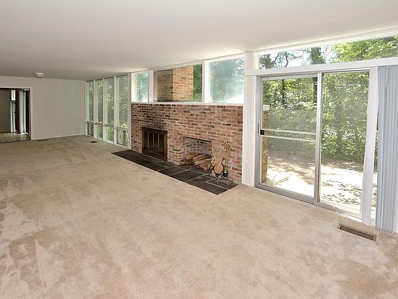 2nd image of 2115 Mason Hill Dr