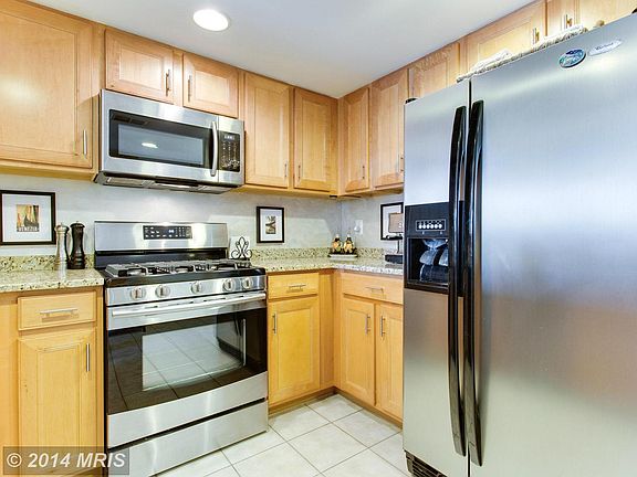 3rd image of 2220 Fairfax Dr APT 312