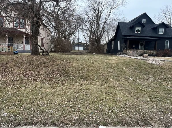 2710 Boulevard Pl, Indianapolis, IN 46208