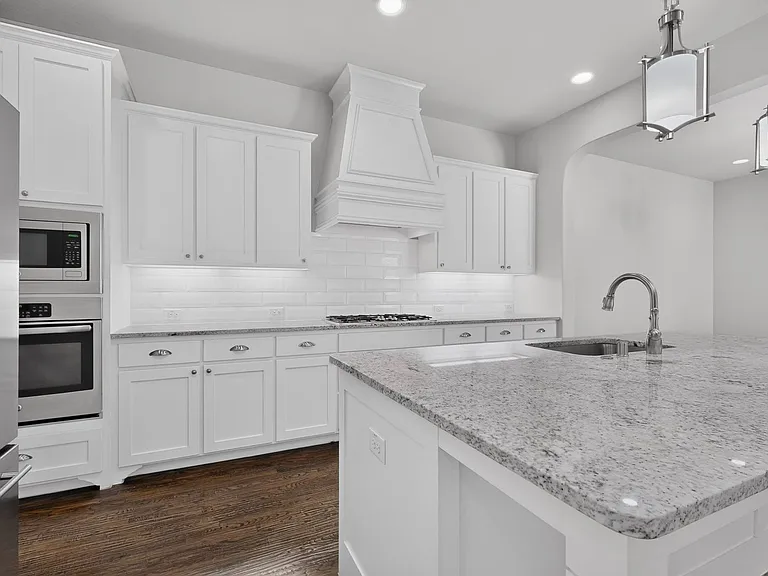 8261 Kentland Dr — Photo 15