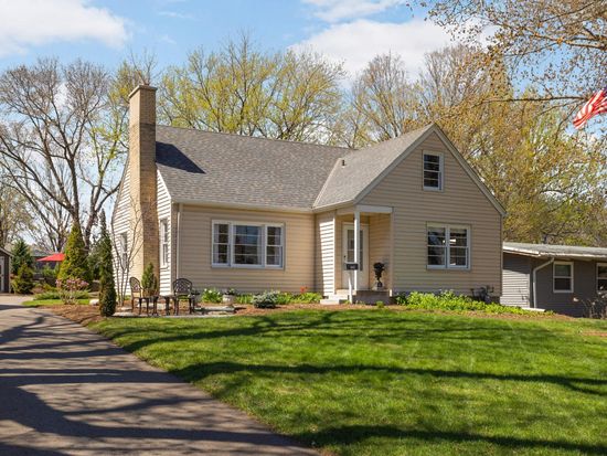 750 Pleasant St, Excelsior, MN 55331